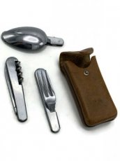 Pic nic set in this original leather etui 476d204