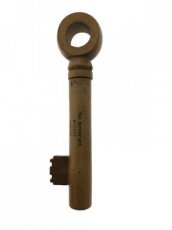 Wooden key 658d81